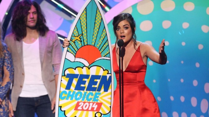 Lucy Hale - Teen Choice awards
